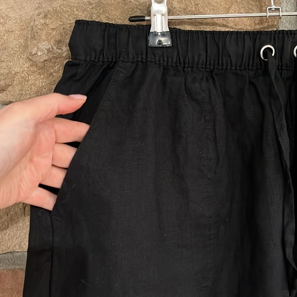 Women’s shorts - Picture 3 of 8